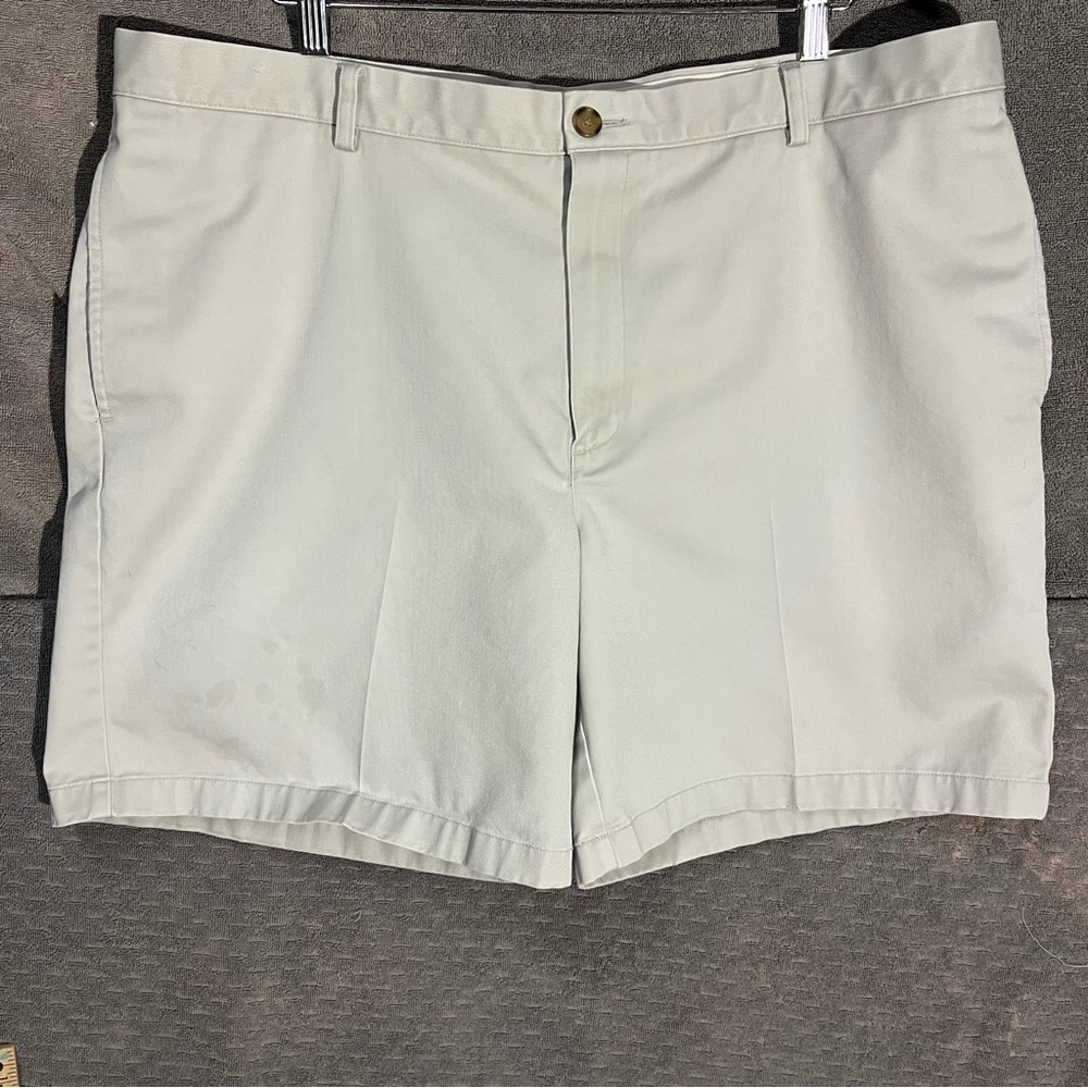 LL Bean Shorts Mens 42 White Chino Button Fly Hiking Formal Golf Minimalist